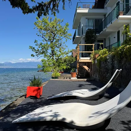 La Du - De - Les Pieds Dans L'eau * Maxilly-sur-Leman
