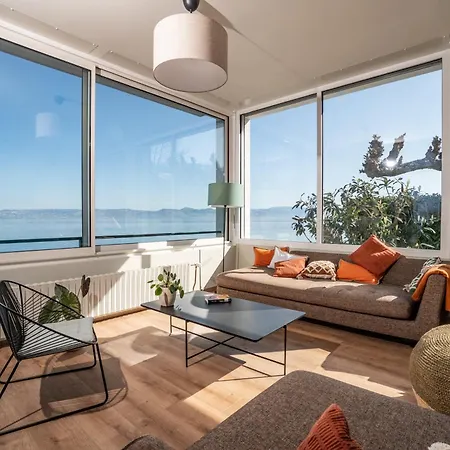 Apartment La Du - De - Les Pieds Dans L'eau